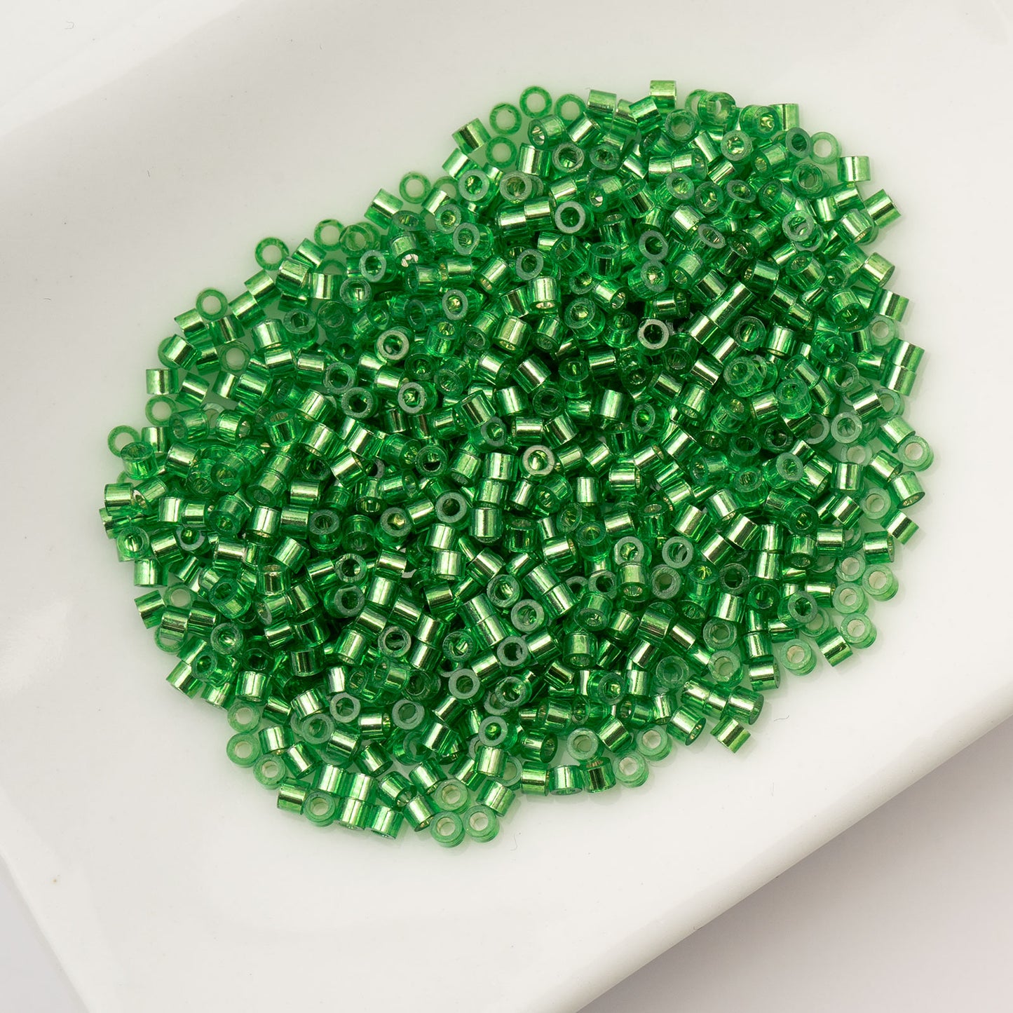 CYLIN BEAD 11/0 25G BAG LIGHT GREEN S/L