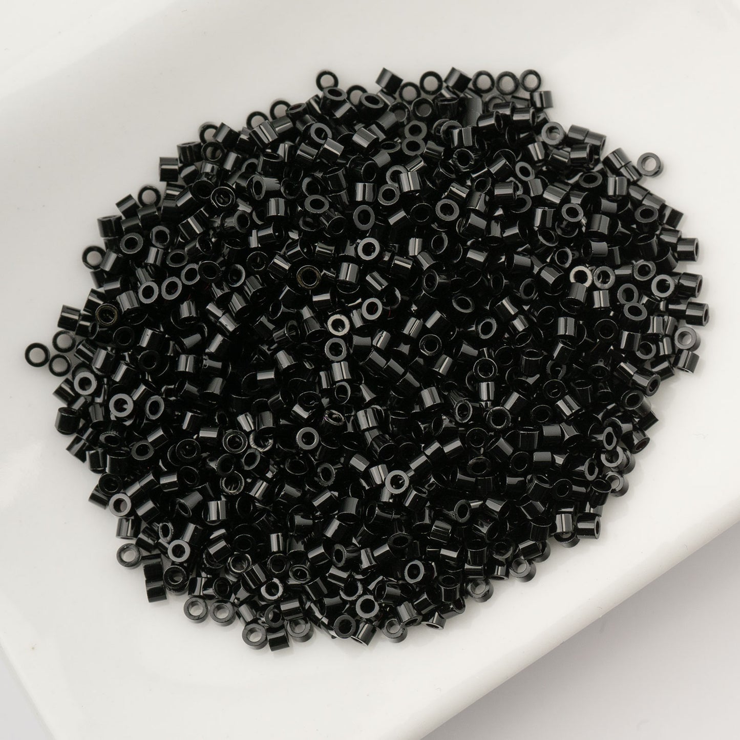 CYLIN BEAD 11/0 25G BAG OPAQUE BLACK