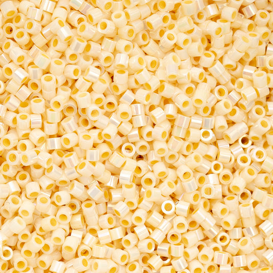 CYLIN BEAD 11/0 25G BAG CREAM AB