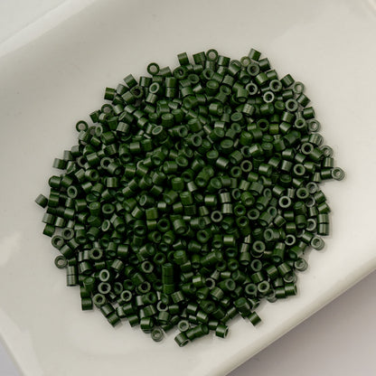 CYLIN BEAD 11/0 25G BAG OPAQUE FOREST GREEN